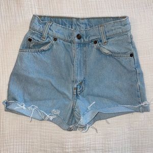Vintage Orange tag Levi’s shorts! Style 550, Womens